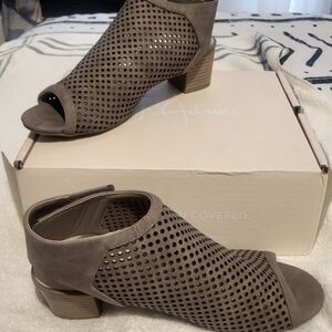 Woman shoes